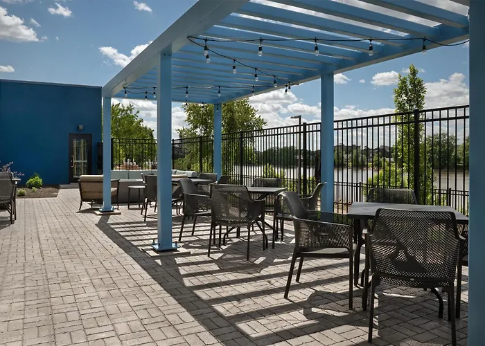 Hampton By Hilton East