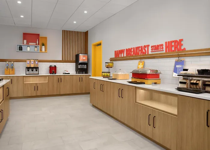 Hampton By Hilton East 3*