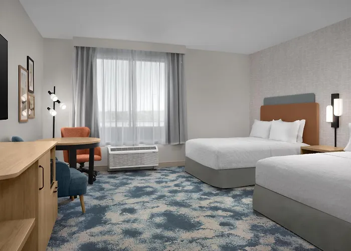 Hotel Hampton By Hilton East