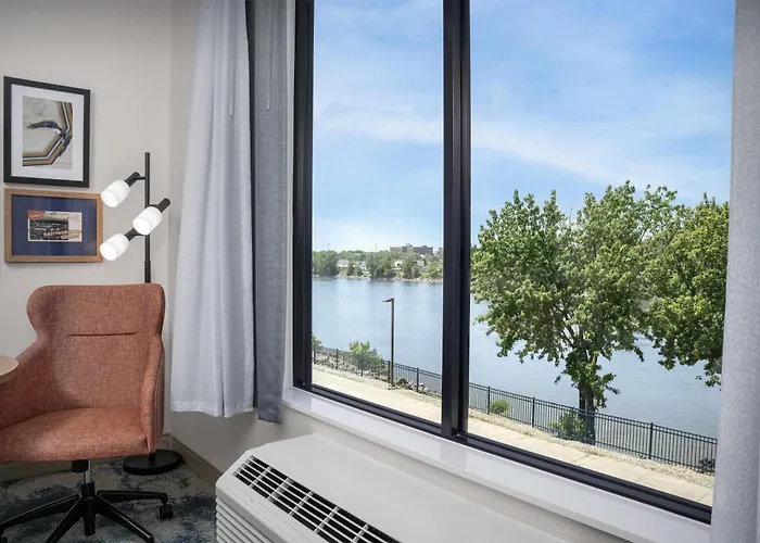 Hampton By Hilton East Peoria